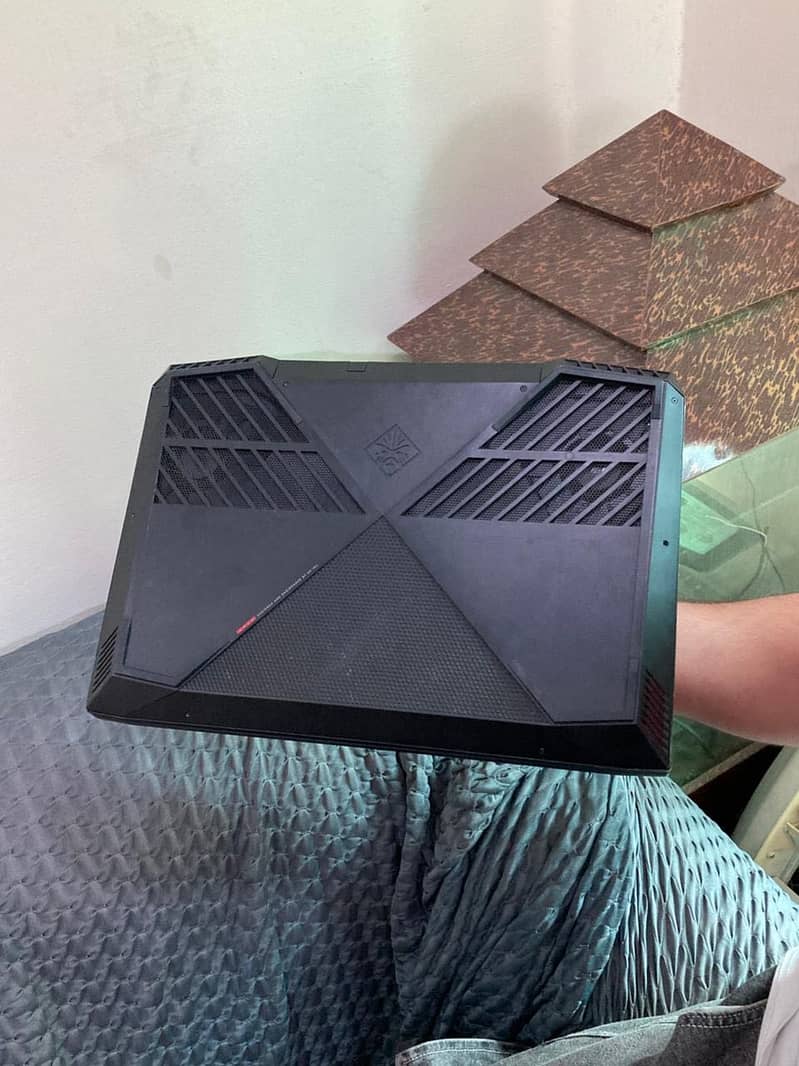 HP OMEN 7