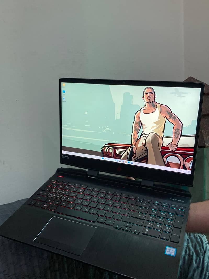 HP OMEN 8