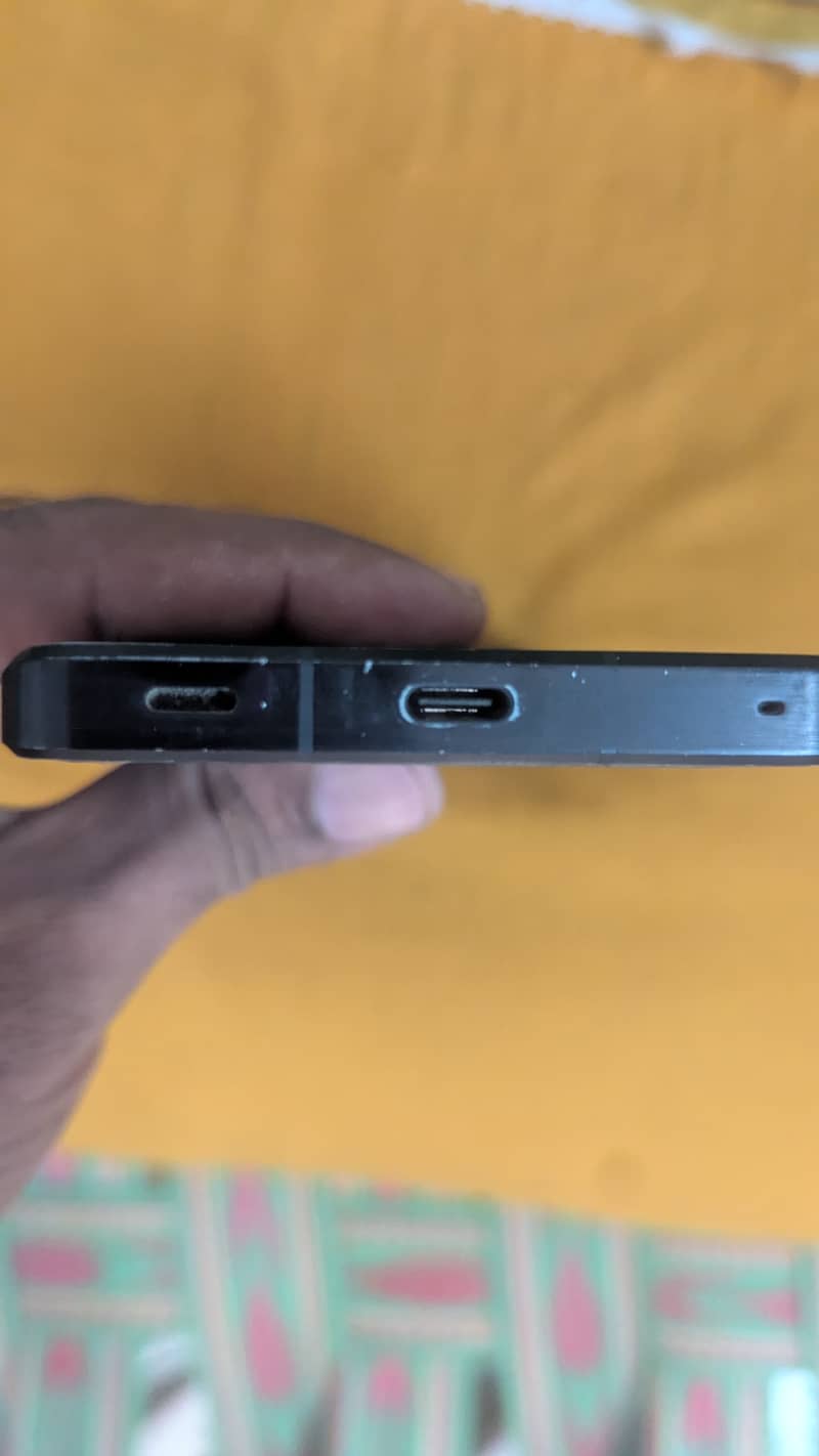 Sharp Aquos Sense7 3