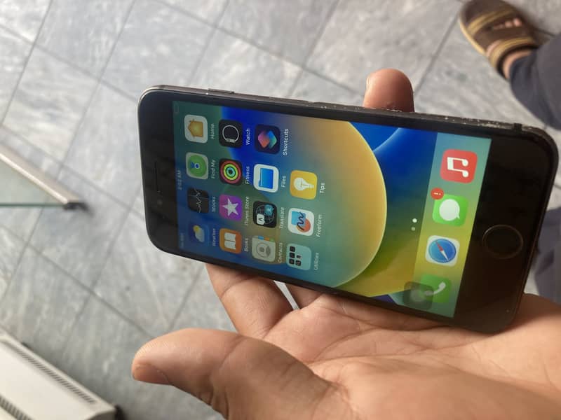 Apple iPhone 8 4
