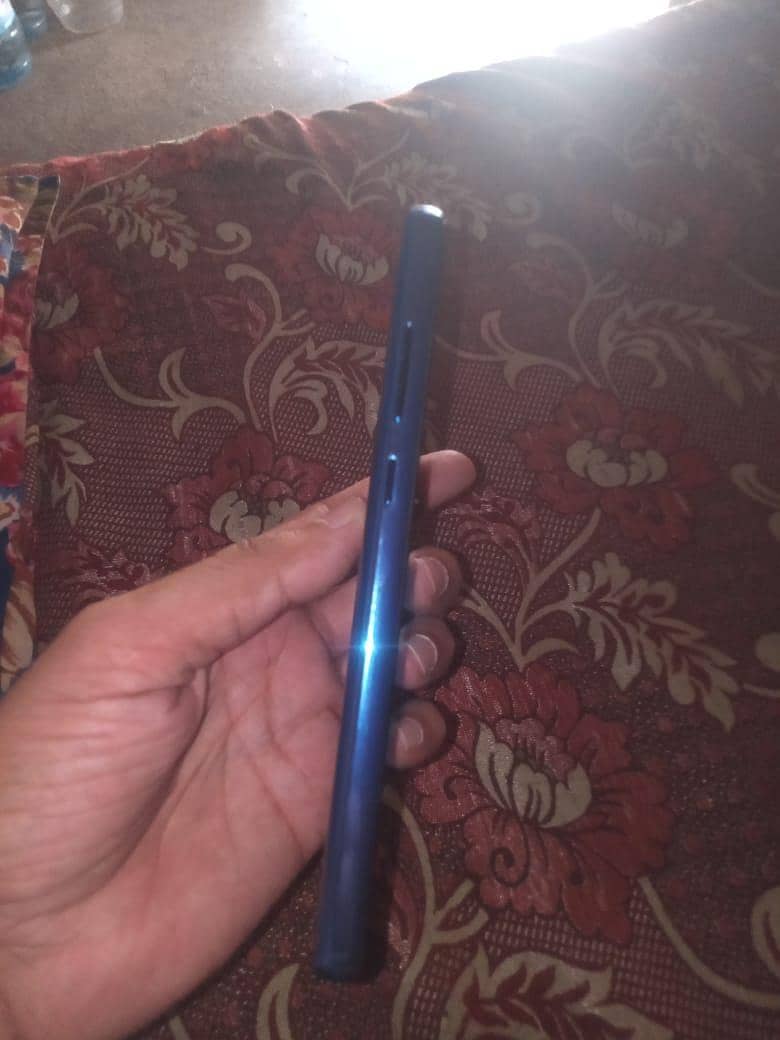 Samsung Mobile Note 8 4