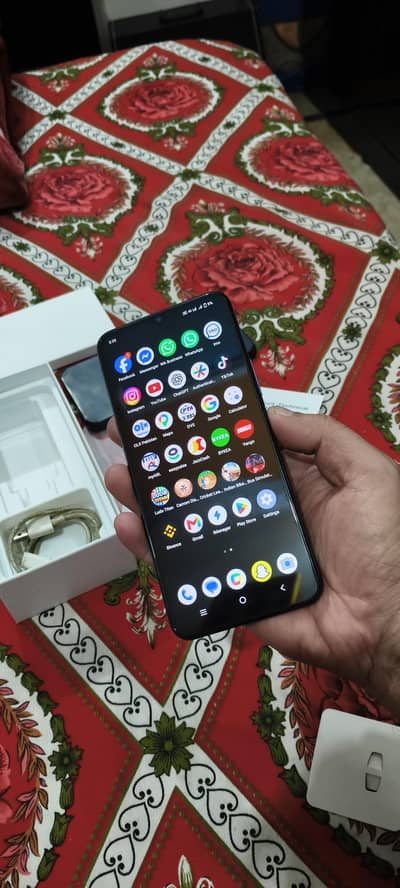 Vivo Y33s 8.128 Box nd cable
