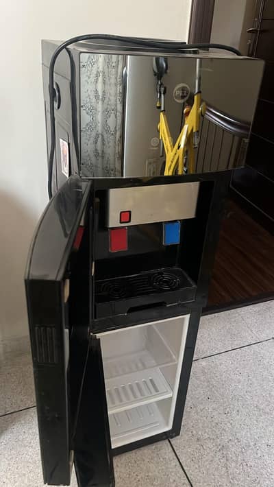 pel dispenser hit and cool and refrigerator