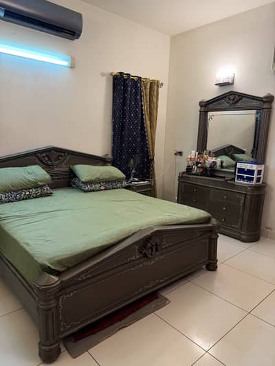 King Size Antique Wooden Bedroom Set- Timeless Design