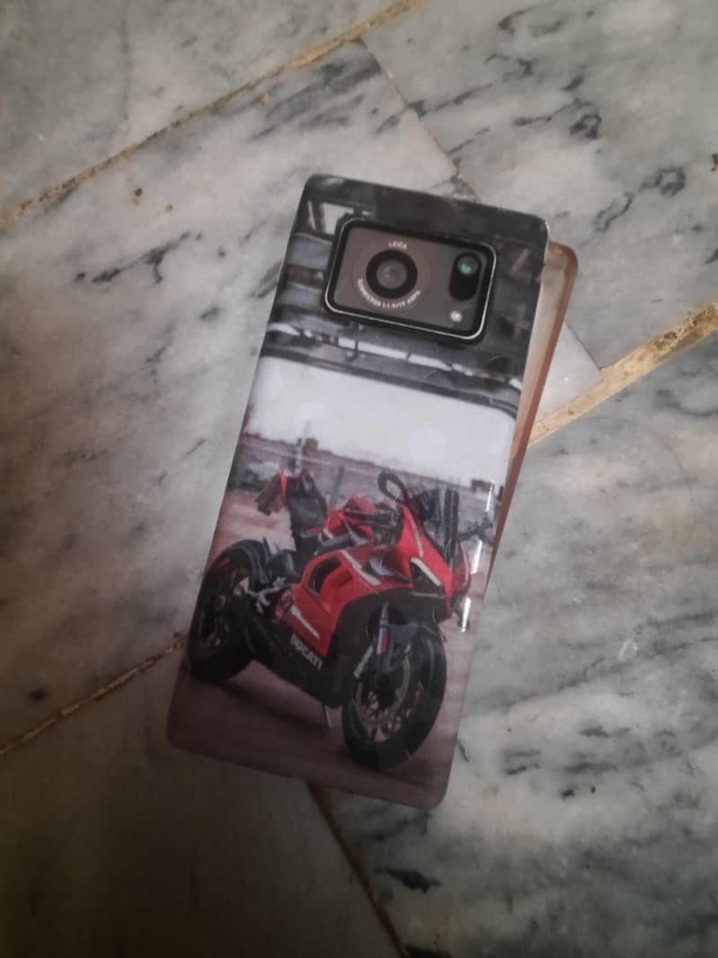 Sharp Aquos R6 6