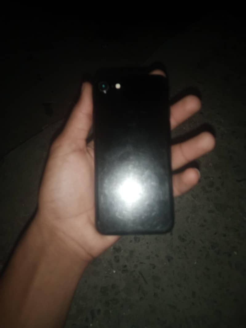 Apple iPhone 7 1