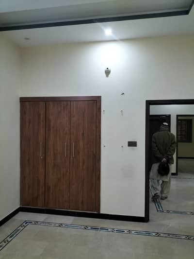 120 sq yards beutyfull portion for rent in malik society
