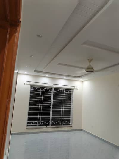 10 marla house for sale