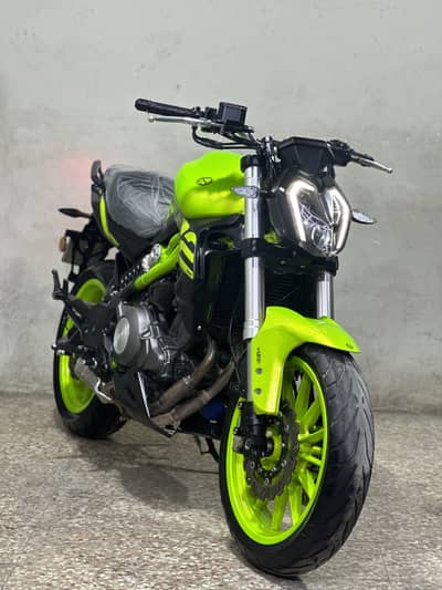 Benelli 302s 2021 model ( cruise bike )