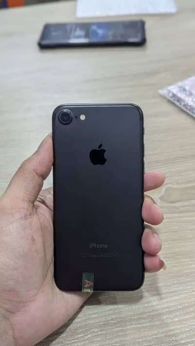 Apple iPhone 7