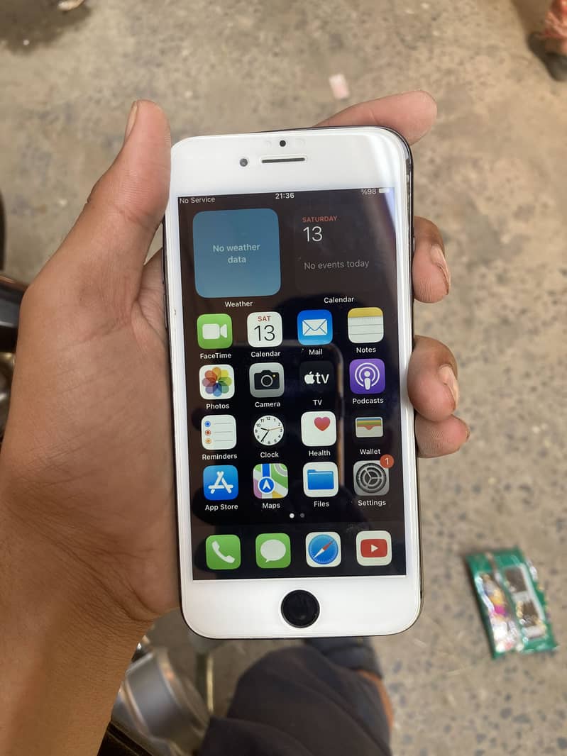 Apple iPhone 8 5