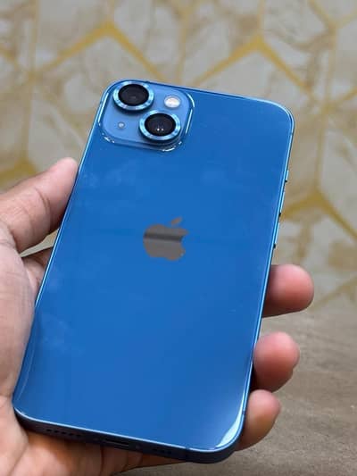 Apple iPhone 13