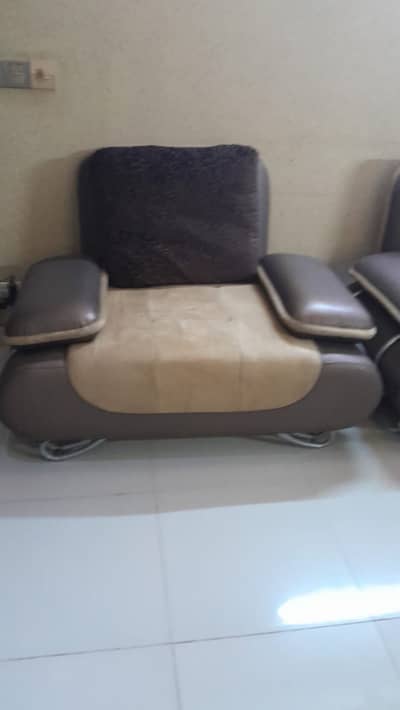 Gently Used Modern Two-Tone Living Room Set (Sofa, Armchair & Coffee T