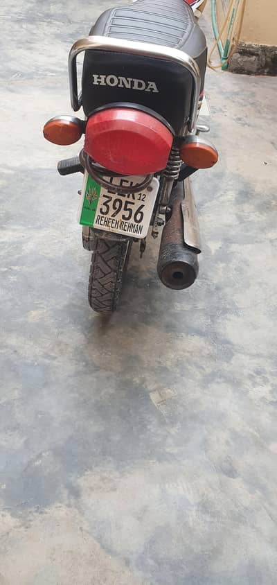 Bike bil Kul ok ha. kisi kis k khoi falt ni ha engine bi ok ha.