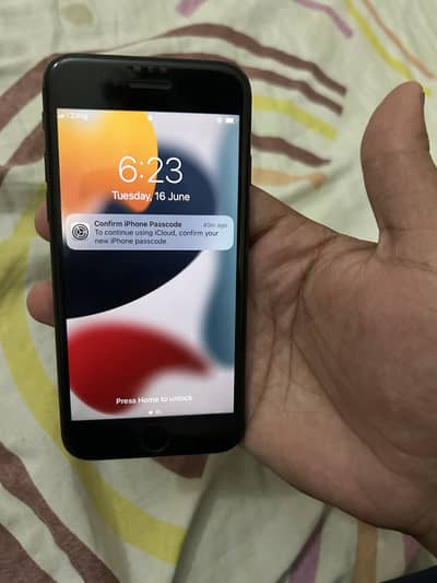 Apple iPhone 7
