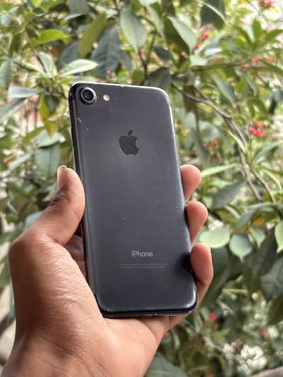 Apple iPhone 7