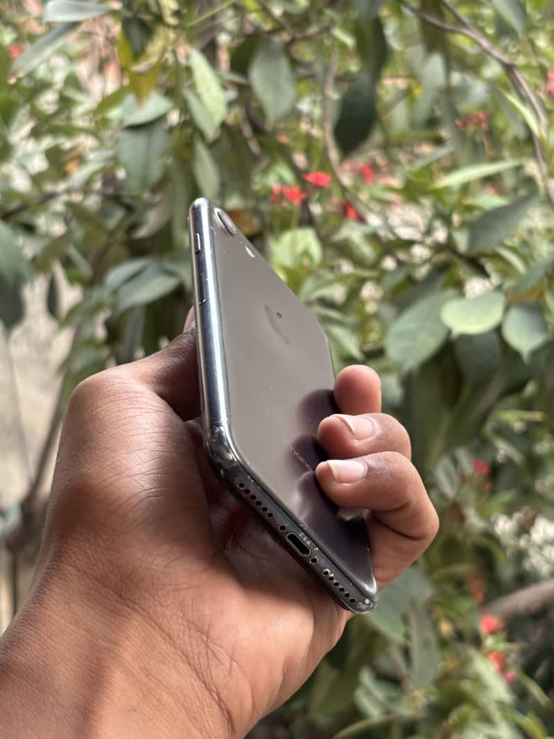 Apple iPhone 7 4