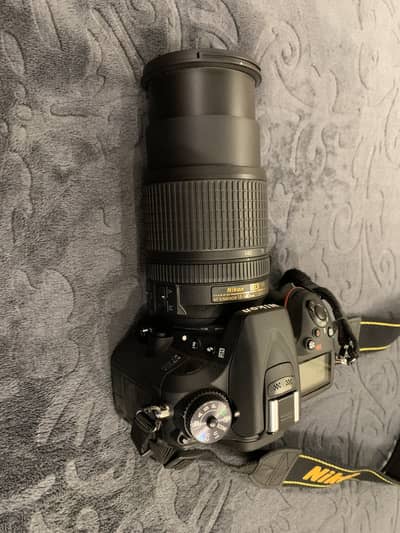 Nikon D7100 DSLR with 18-140mm AF-S VR Lens – 10/10 Condition