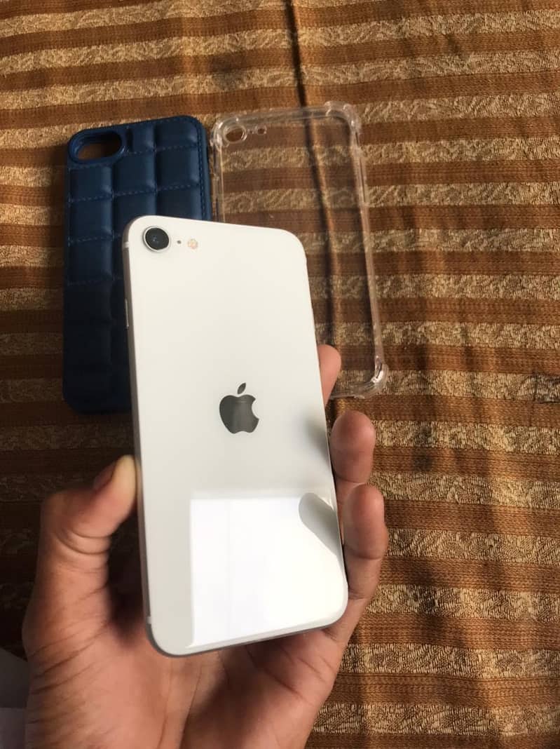 iPhone SE 2nd generation seald 1