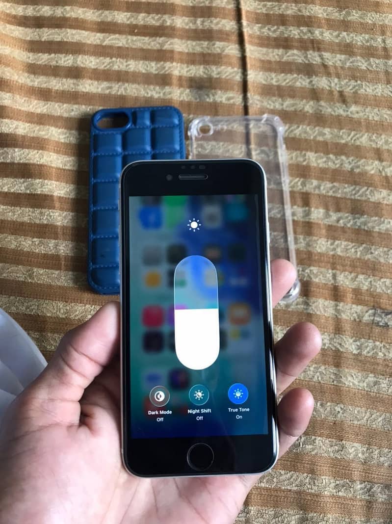 iPhone SE 2nd generation seald 3