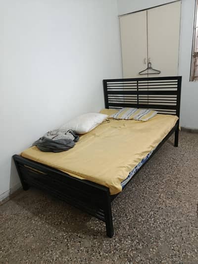 Queen size bed