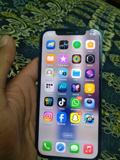 Apple iPhone 12