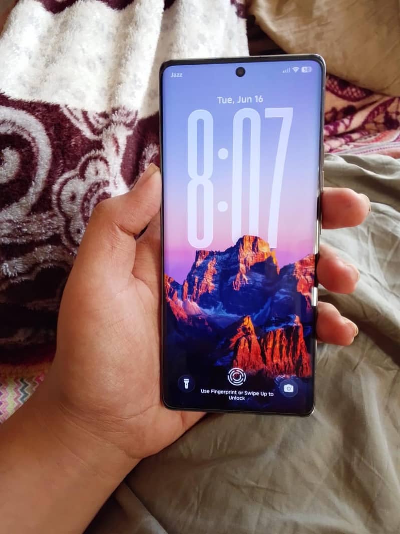 Tecno CAMON 40 Pro 1