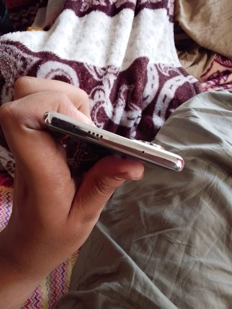 Tecno CAMON 40 Pro 5