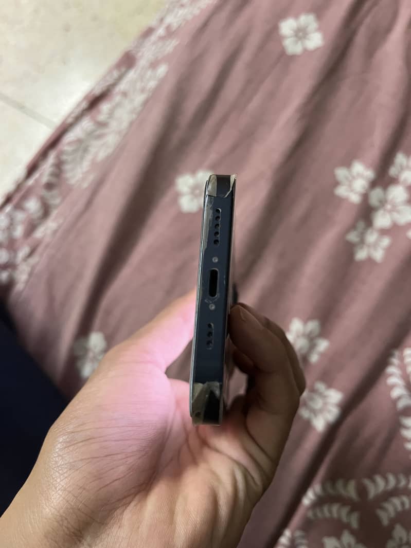 Apple iPhone 13 3
