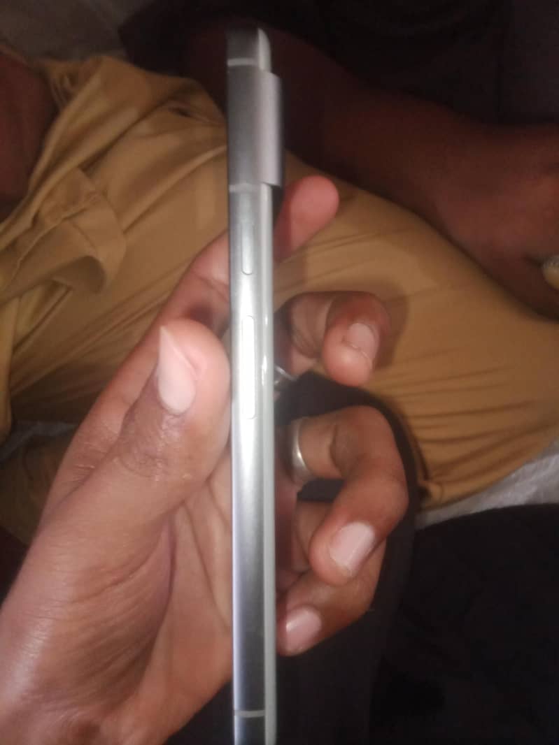 Google Pixel 8 1