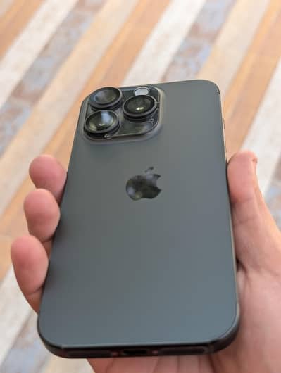 Apple iPhone 16 Pro