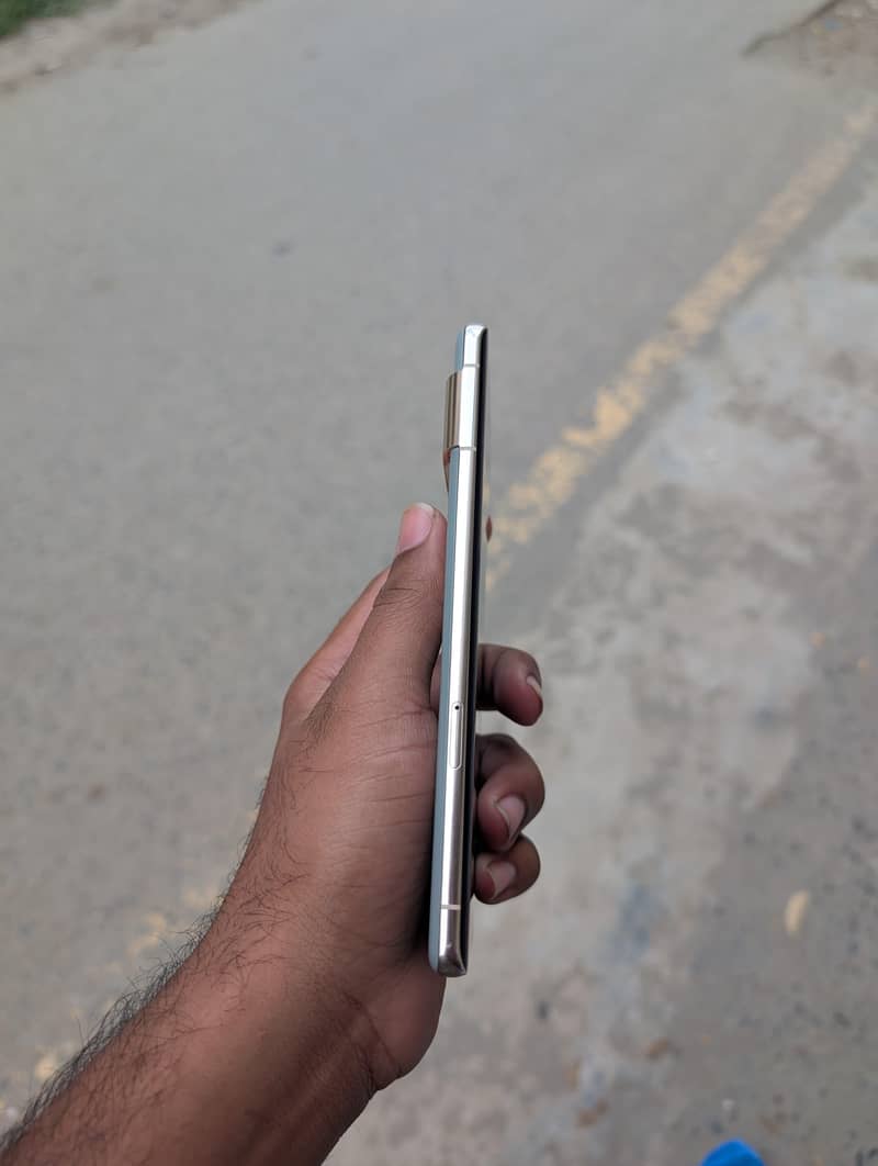 Google Pixel 7 Pro 4