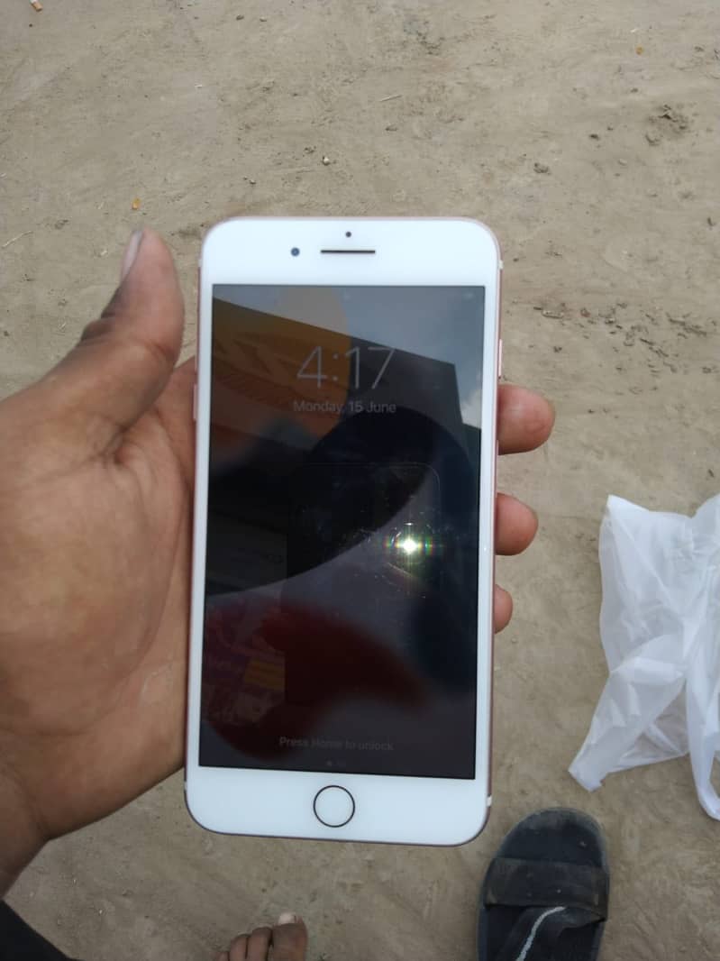 Apple iPhone 7 Plus 0