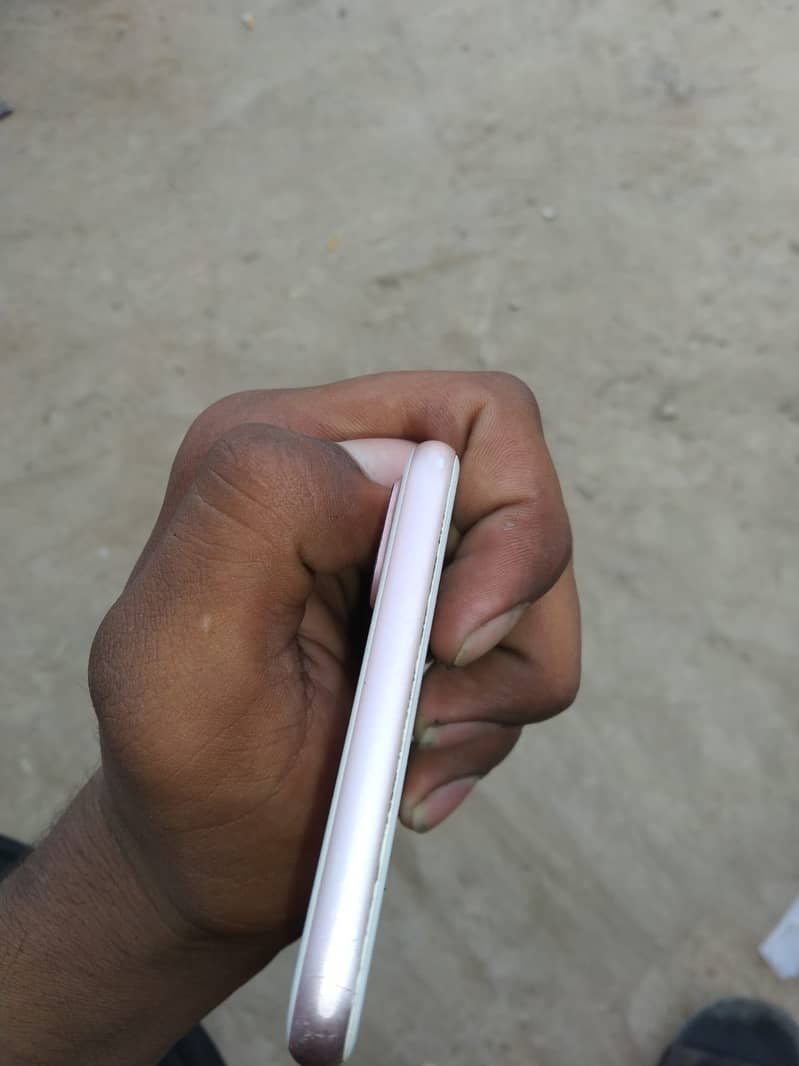 Apple iPhone 7 Plus 1