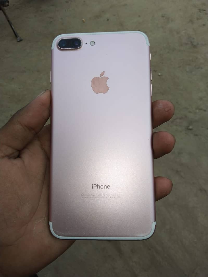 Apple iPhone 7 Plus 2