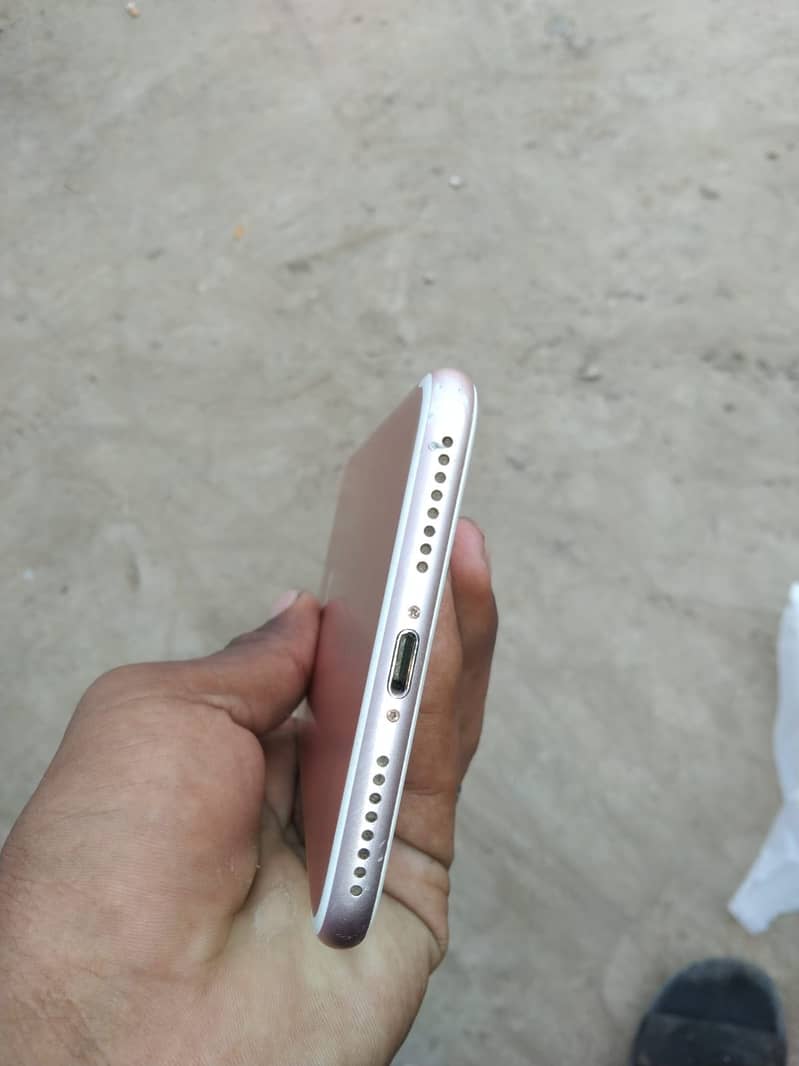 Apple iPhone 7 Plus 3