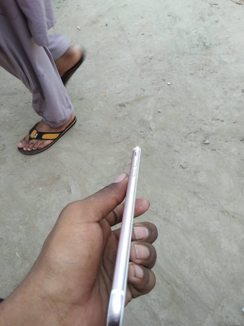 Apple iPhone 7 Plus 4