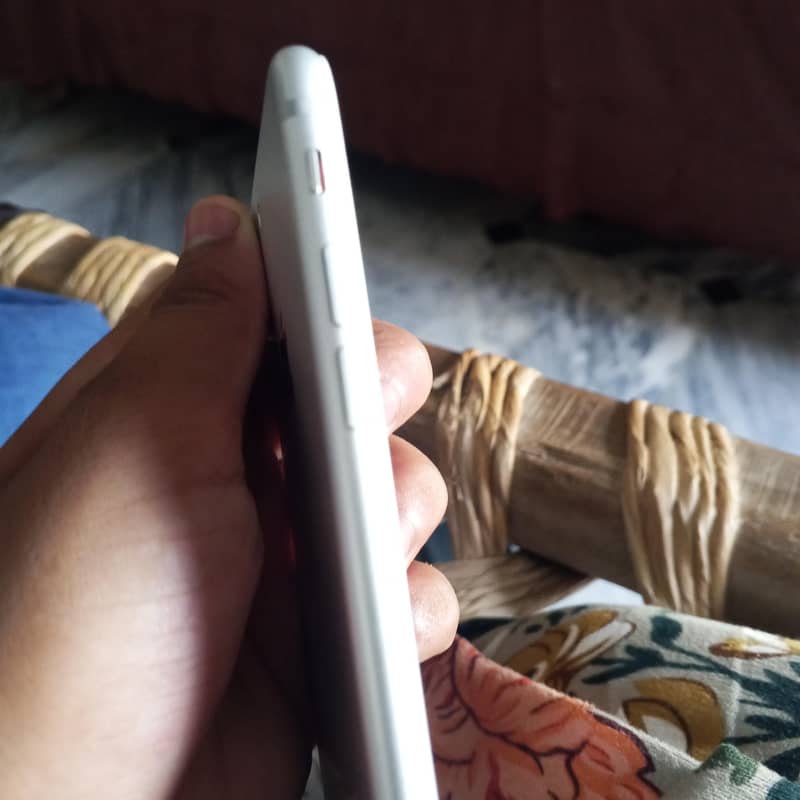 Apple iPhone 7 2