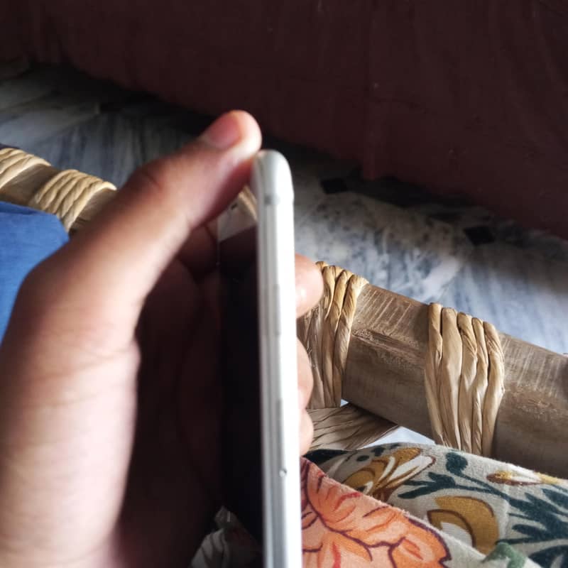 Apple iPhone 7 3