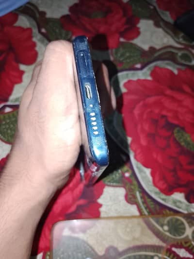 Motorola Edge 2021 6/128 urgent sale karna hain