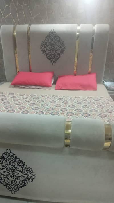New condition full Luxury bed set with coffee chairs