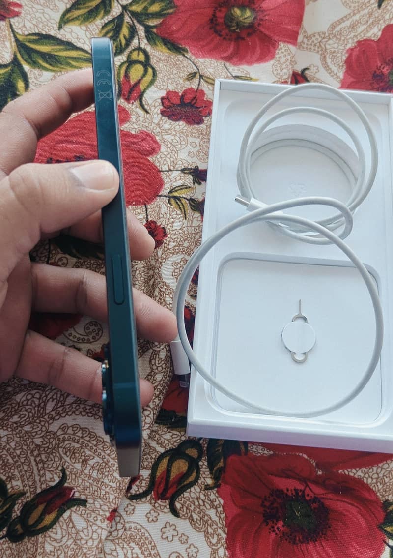 Apple iPhone 14 plus 0