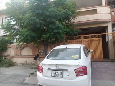 I-8 Beautiful Upper Portion For Rent. . . .