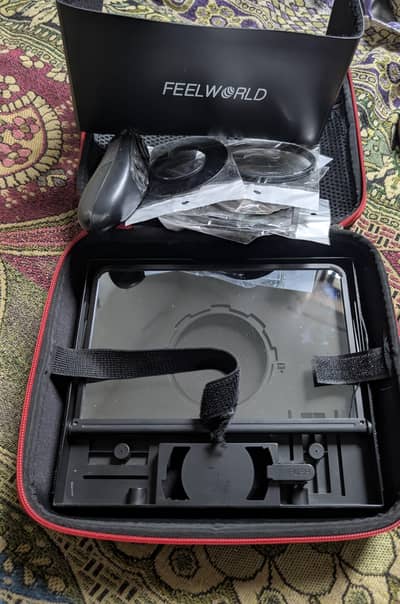 Feelworld teleprompter smart phone and camera