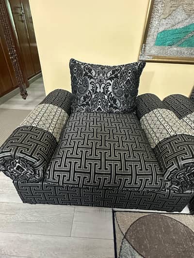 Complete Sofa Set With Two Cushions- Comfortable And stylish