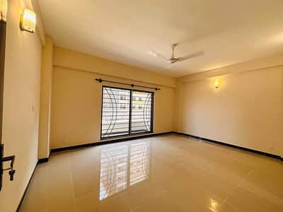 2700 Square Feet Flat For Sale In Cantt