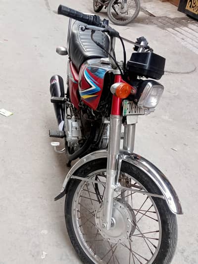 Honda 125 urgent sale 2018 model new condition (03265388681) call.