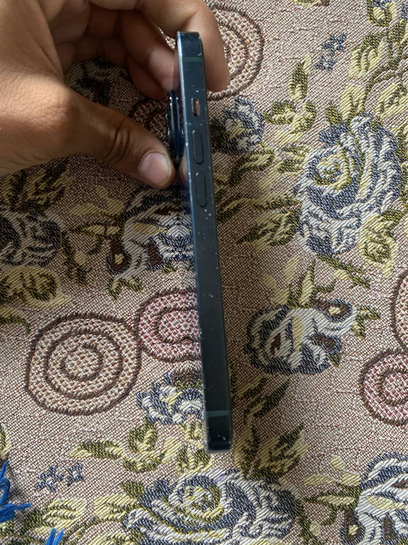 Apple iPhone 14 1