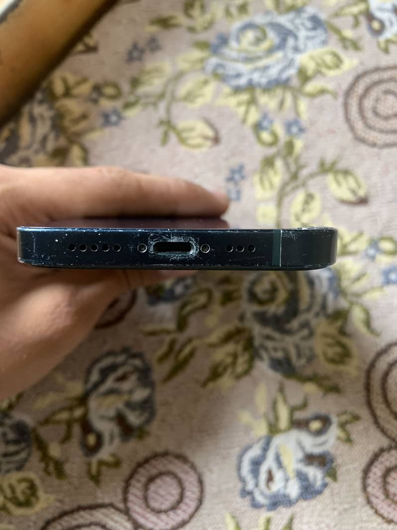 Apple iPhone 14 4