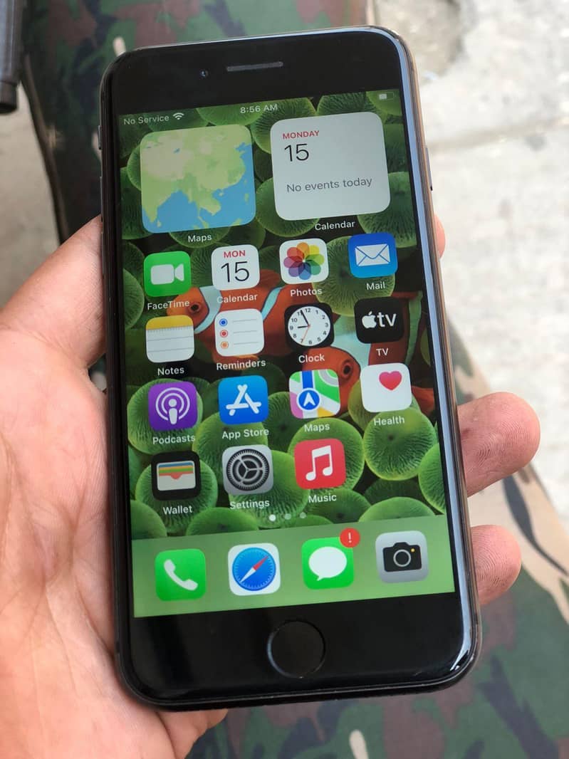 Apple iPhone 8 5